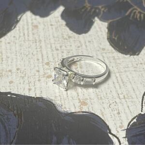 Estate Sparkling Silver Ring with Clear Stones Maker’s Mark Signed D3